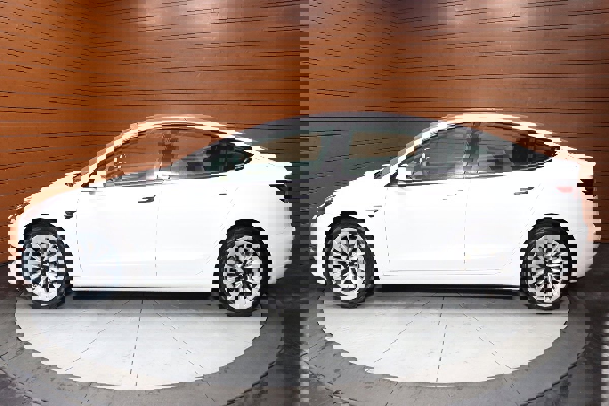 Used 2023 Tesla Model 3 Standard Range image 8