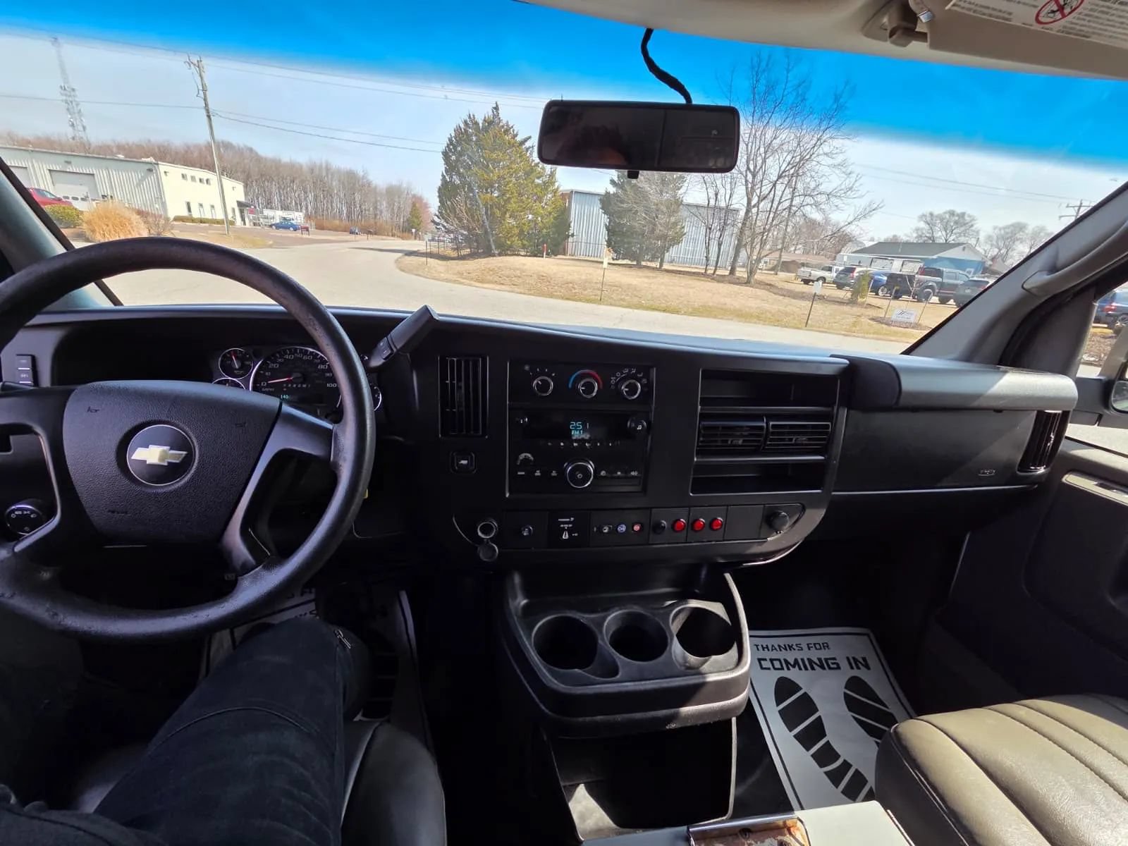 Used 2014 Chevrolet Express 2500 RWD image 9