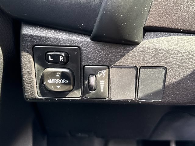 Used 2018 Toyota Corolla XSE FWD image 30