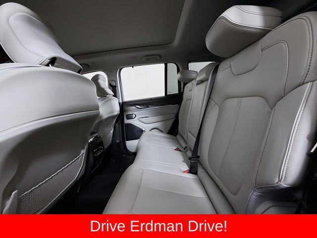 Used 2023 Jeep Grand Cherokee Overland w/ Adv Protech Group III AWD/4WD image 9
