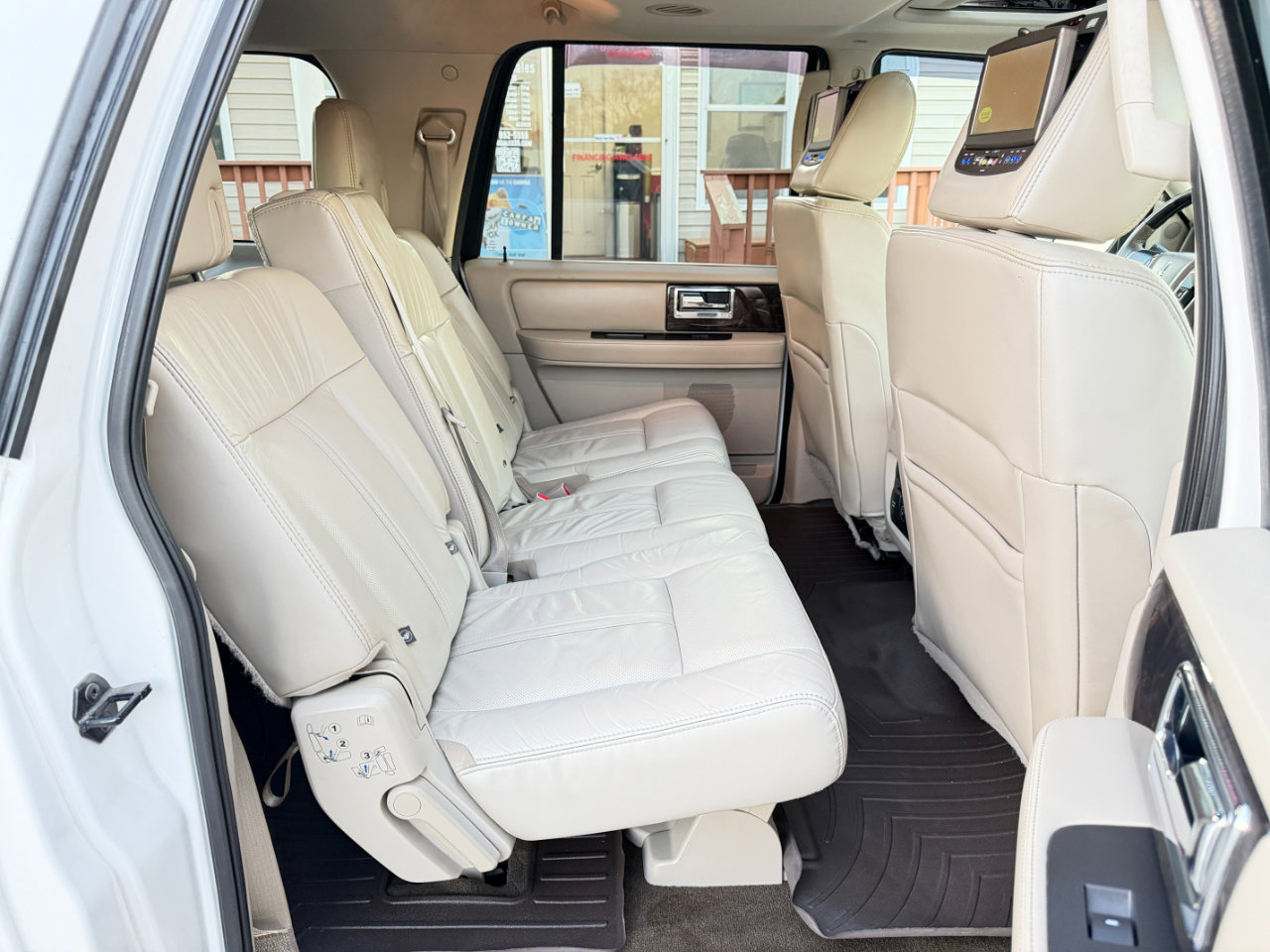 Used 2015 Lincoln Navigator L 4WD image 44