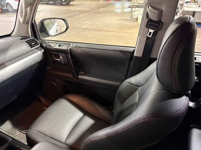 Certified 2020 Toyota 4Runner Venture w/ Moonroof Package AWD/4WD image 27