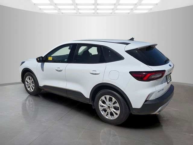Used 2025 Ford Escape Active w/ Cold Weather Package image 5
