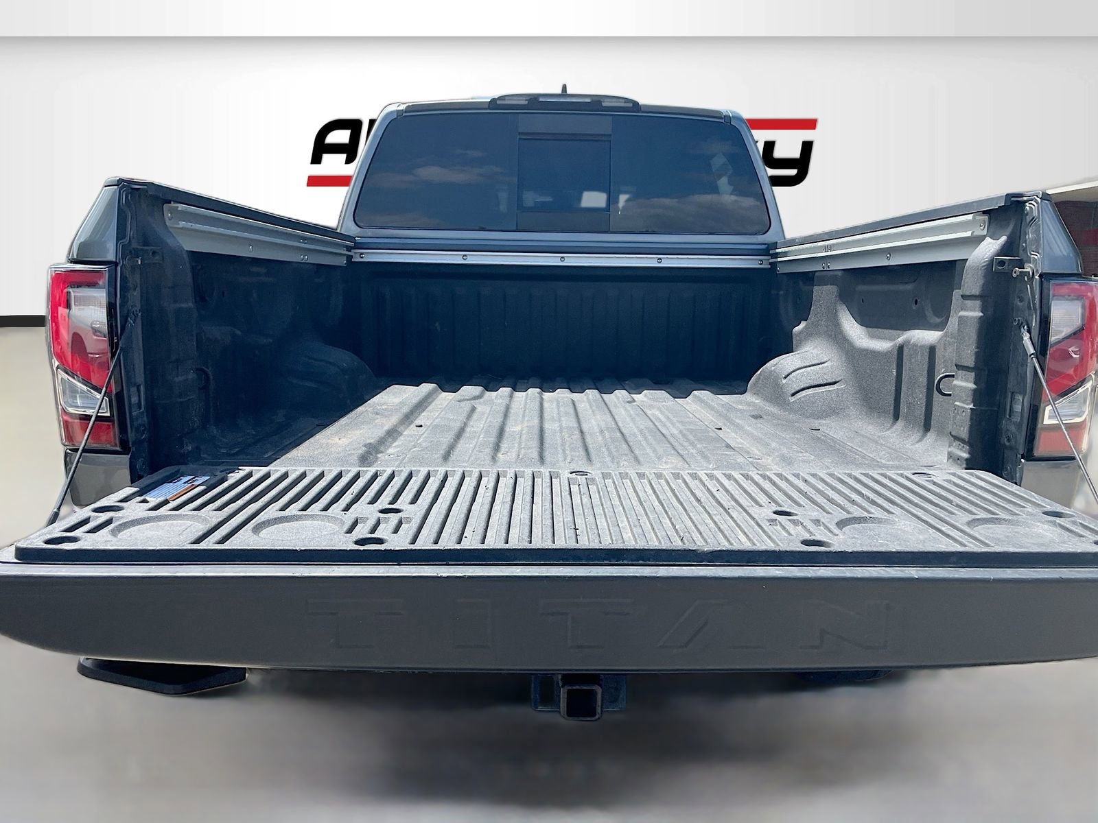 Used 2024 Nissan Titan PRO-4X w/ Pro-4x Convenience Package image 28