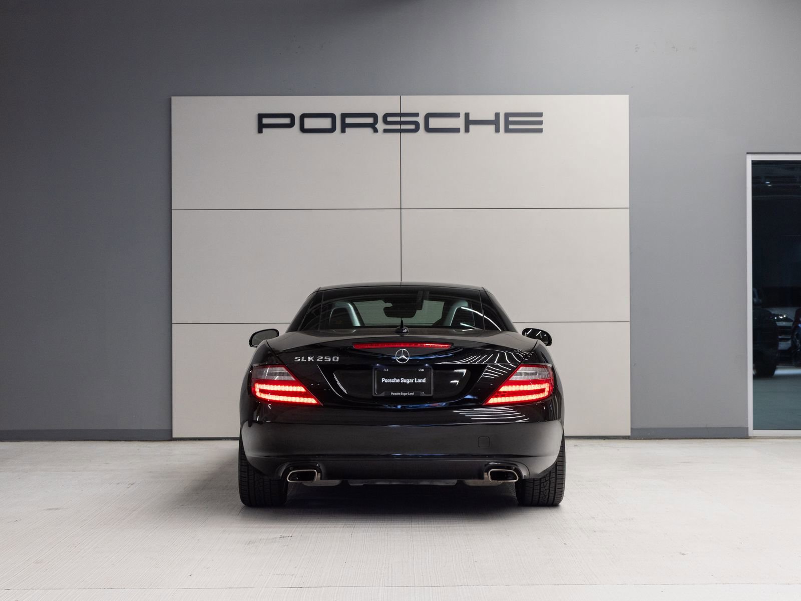 Used 2013 Mercedes-Benz SLK 250 image 6