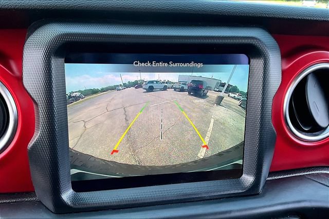 Used 2021 Jeep Wrangler Unlimited Rubicon w/ Dual Top Group AWD/4WD image 14