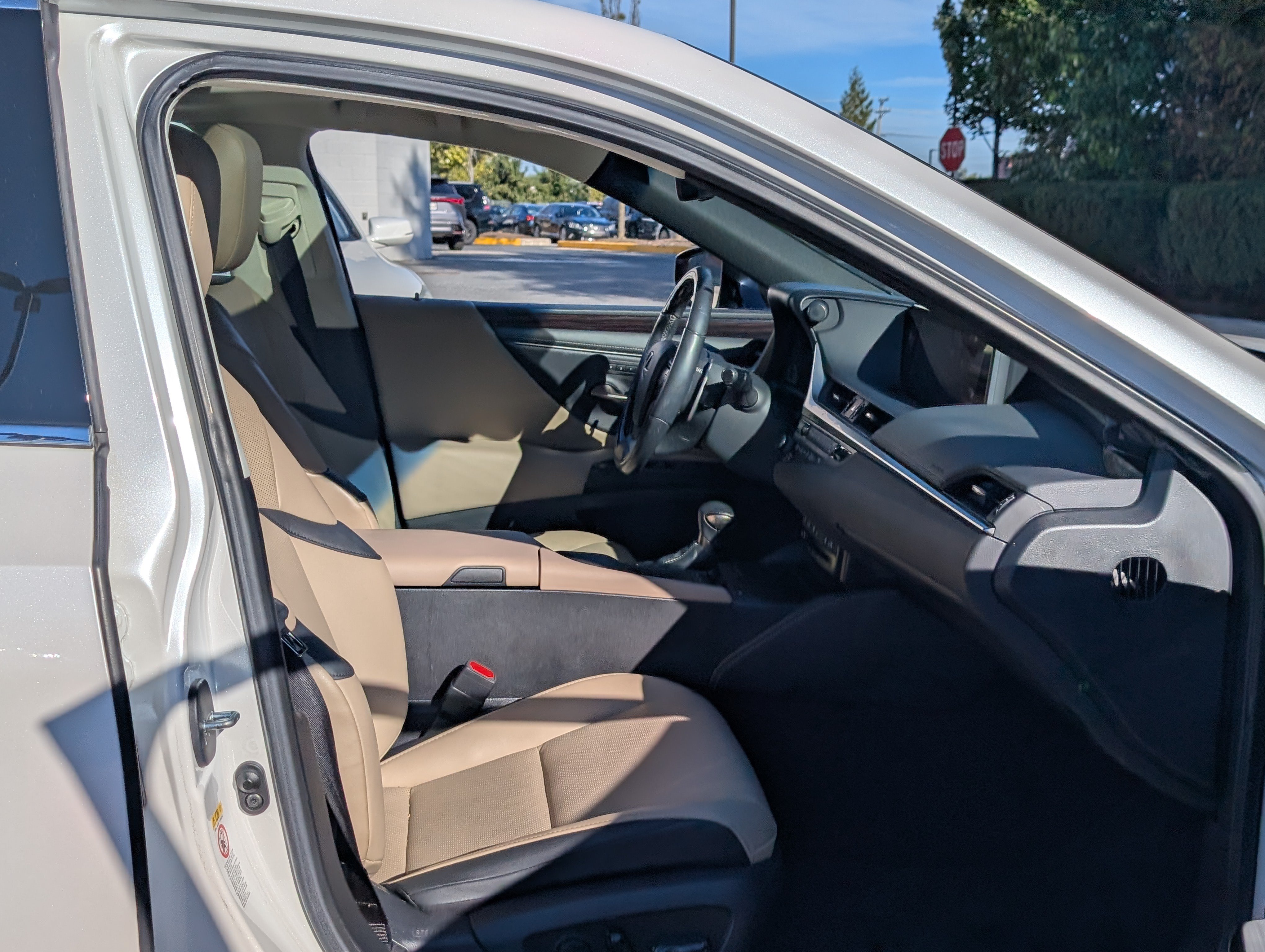 Used 2019 Lexus ES 350 w/ Premium Package FWD image 11