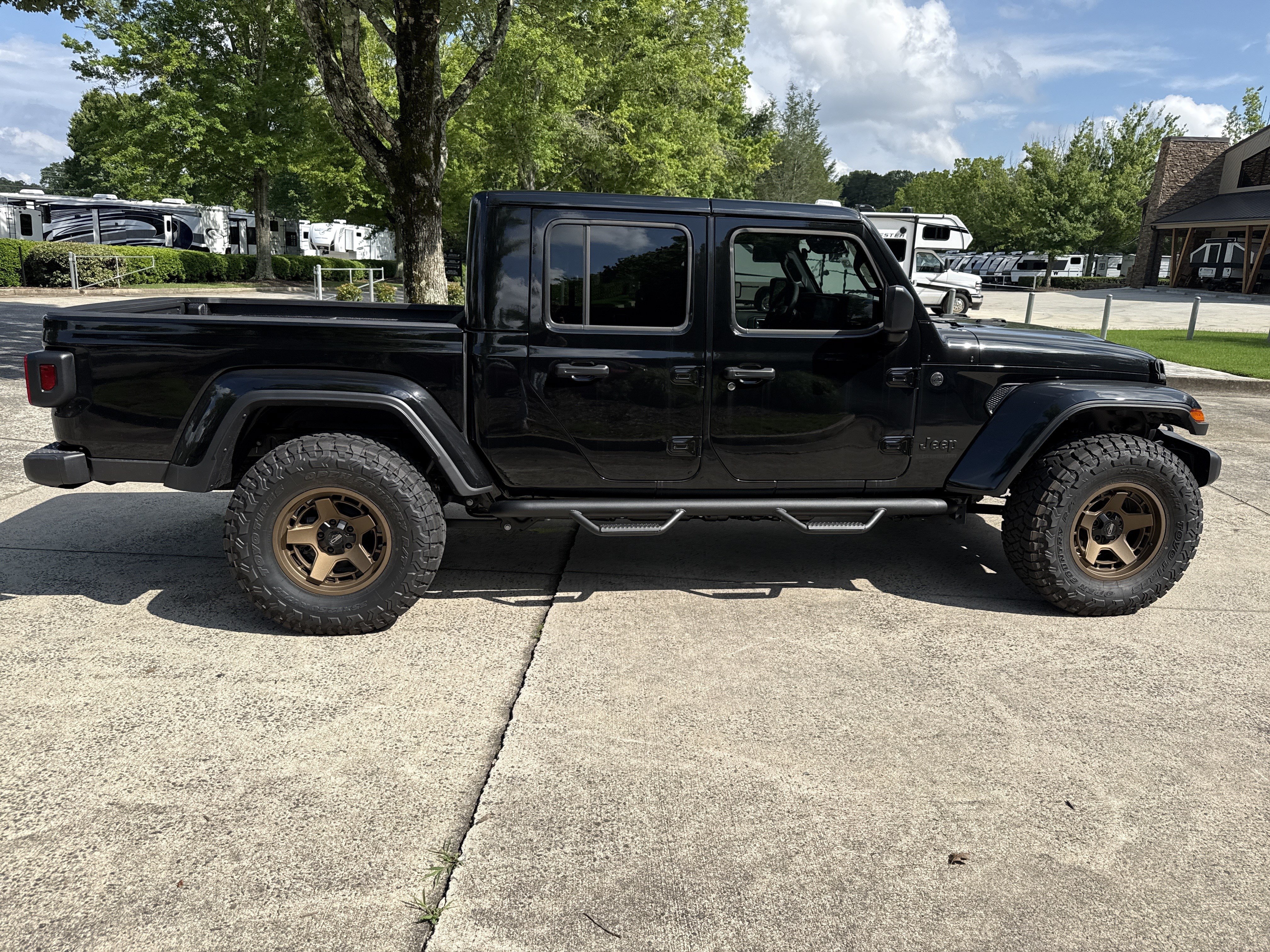 New 2025 Jeep Gladiator Sport w/ Premium Package AWD/4WD image 7