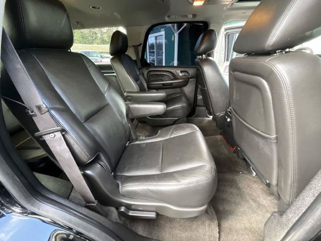 Used 2014 Cadillac Escalade Premium AWD/4WD image 18