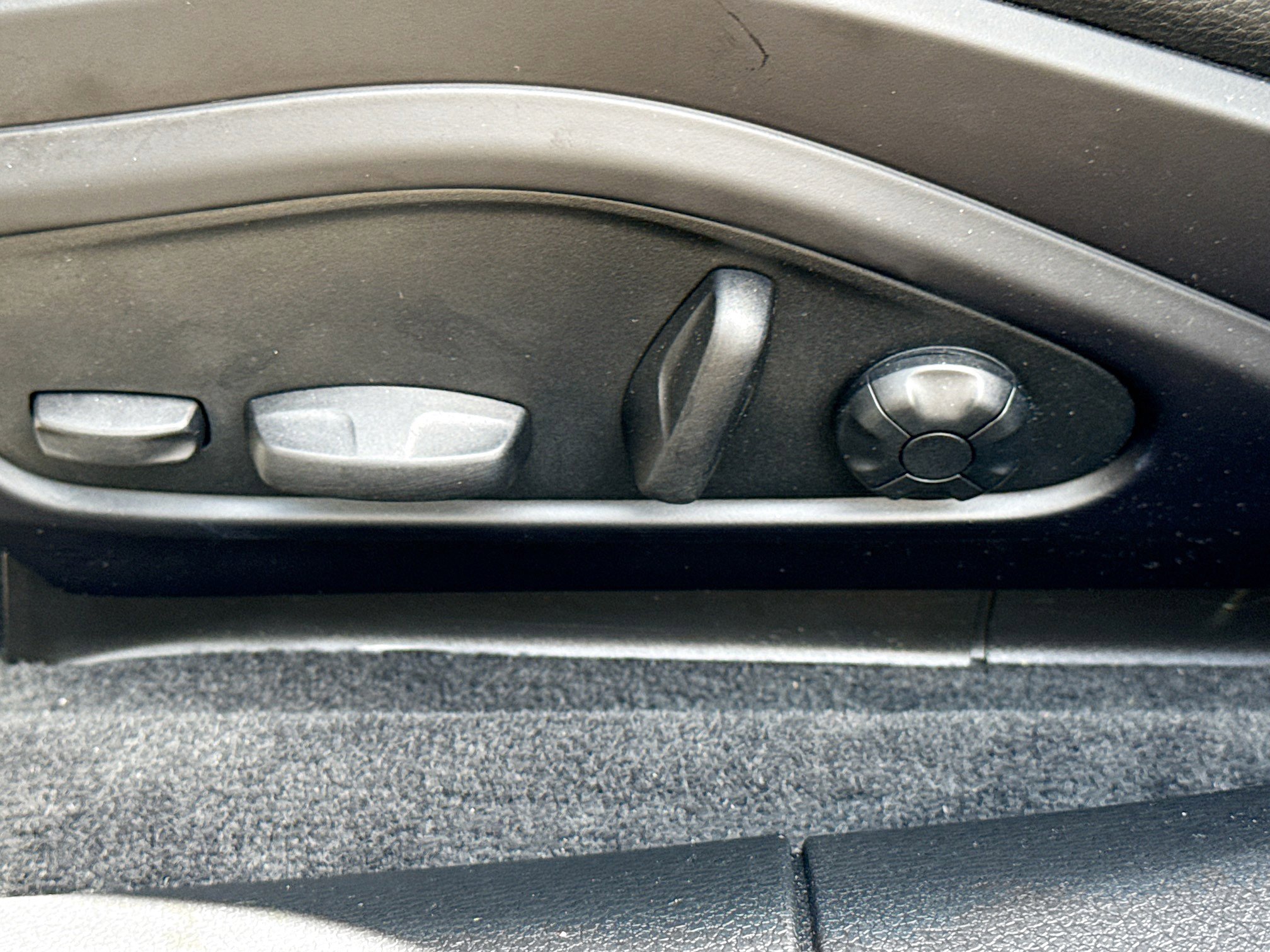 Used 2022 Porsche Panamera 4 Platinum Edition image 25