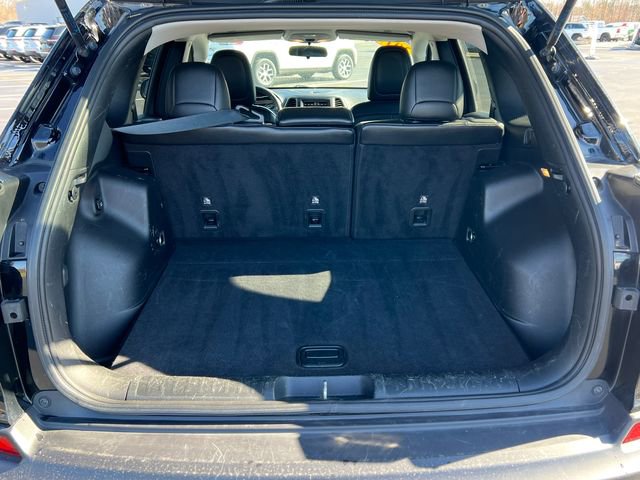 Used 2019 Jeep Cherokee Latitude Plus FWD image 34