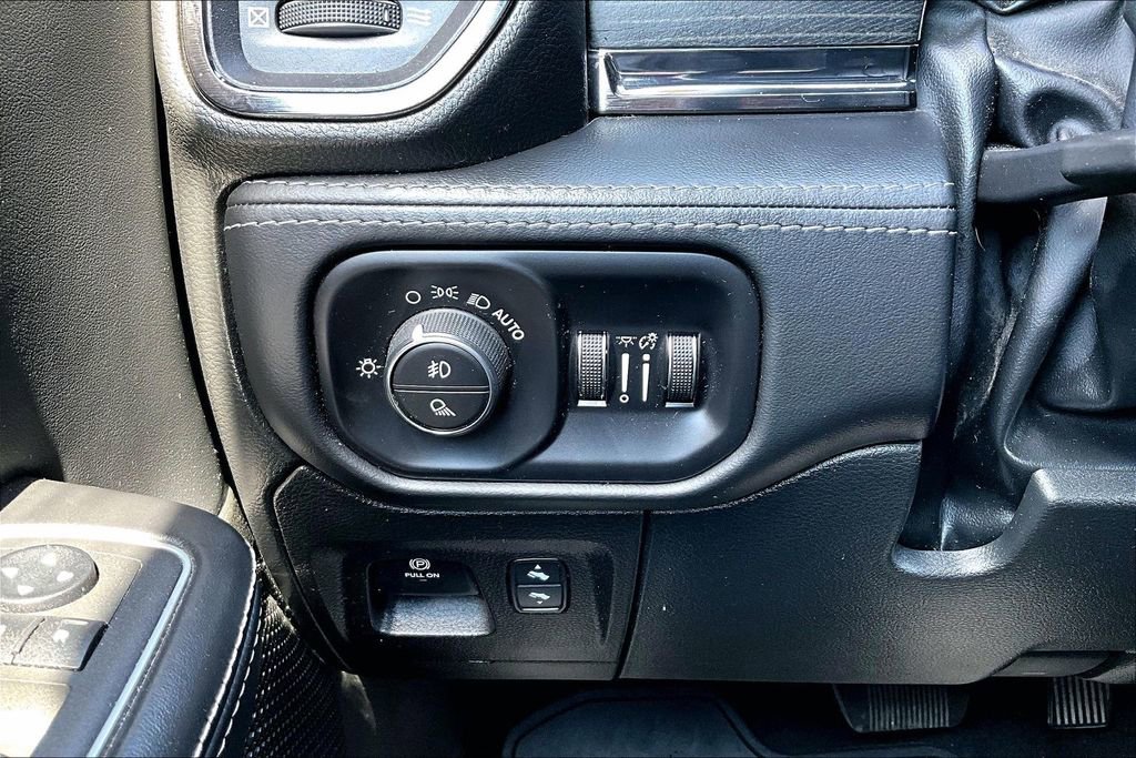 Used 2022 RAM 1500 Limited AWD/4WD image 16