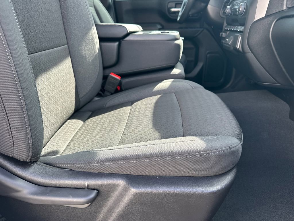 Used 2025 Chevrolet Silverado 2500 Custom w/ Custom Value Package image 14