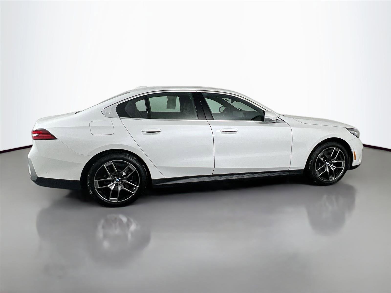 Certified 2026 BMW 530i xDrive w/ Premium Package image 7