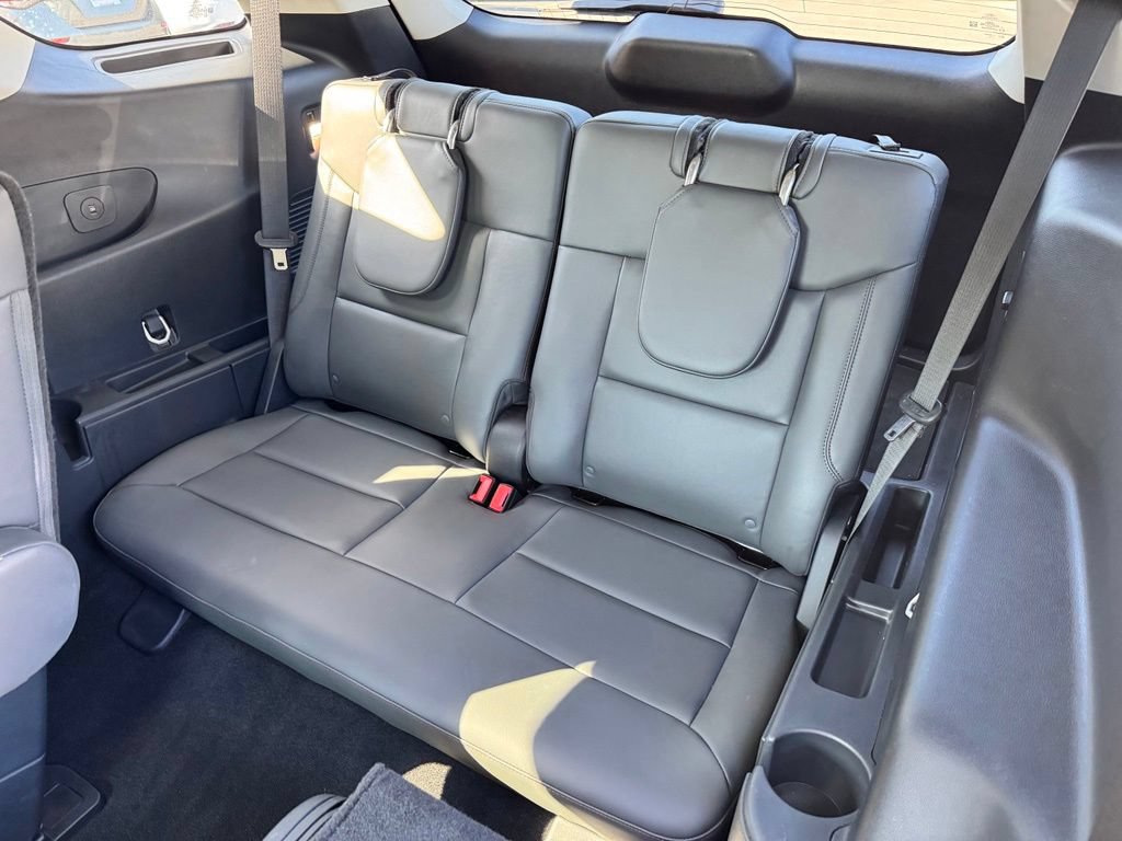 Used 2025 Ford Explorer Active w/ Active Comfort Package RWD image 22