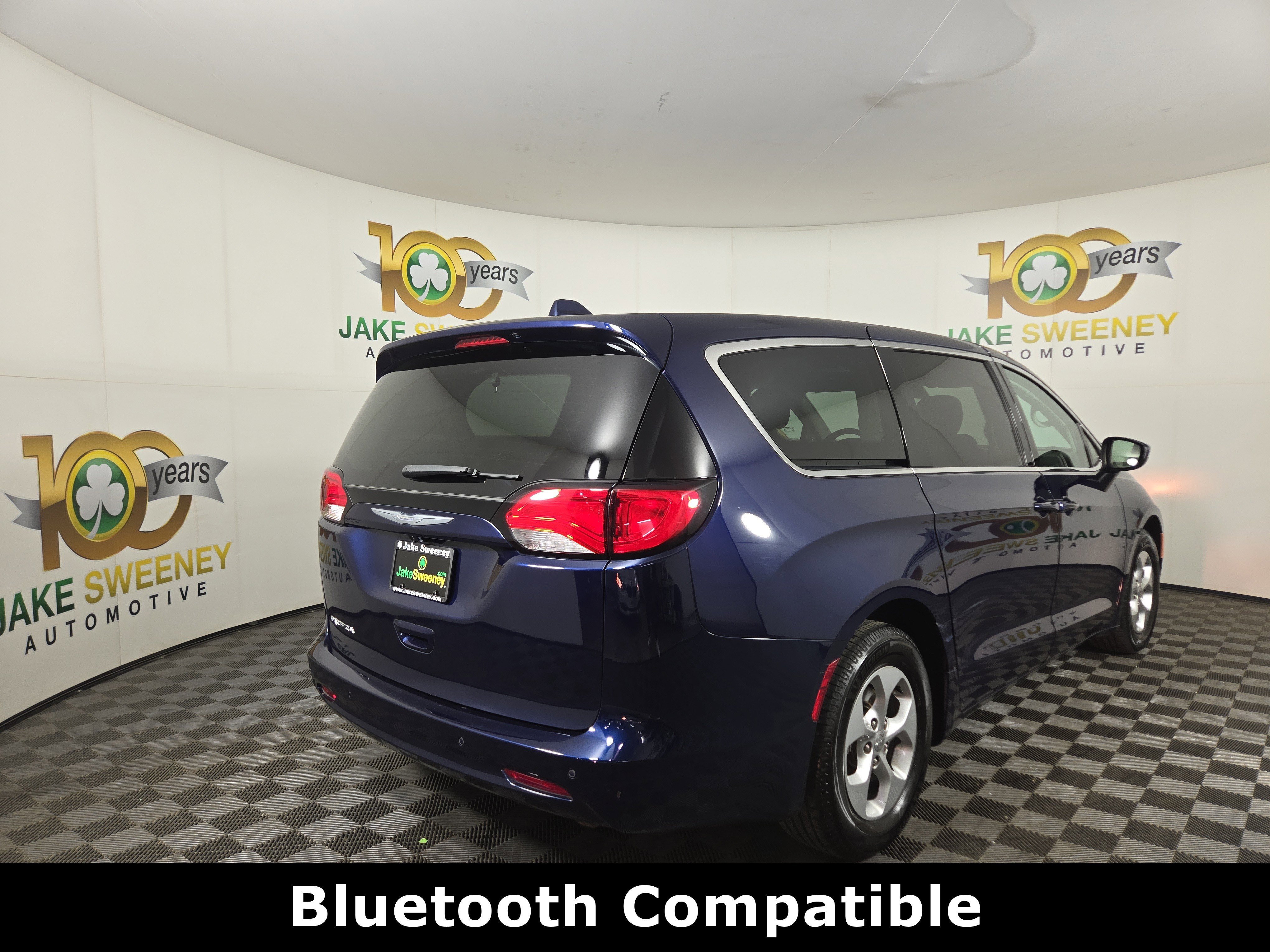 Used 2017 Chrysler Pacifica LX w/ Tire & Wheel Group image 9