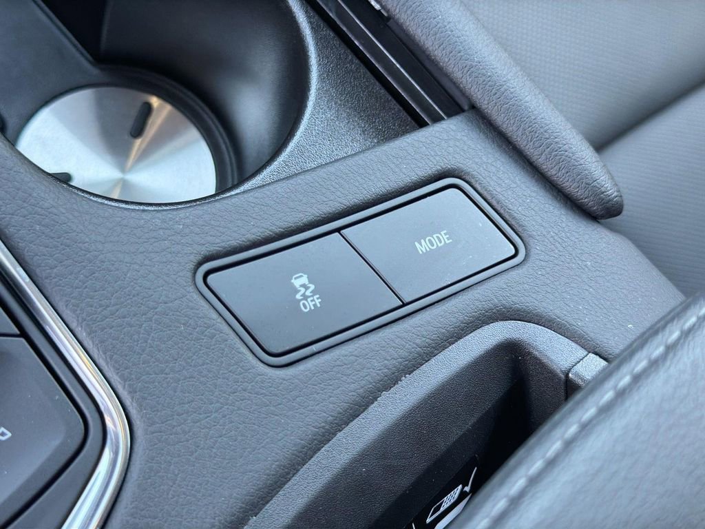Used 2025 Cadillac XT5 Premium Luxury w/ Technology Package FWD image 18