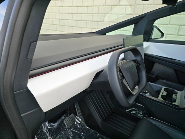 Used 2025 Tesla Cybertruck AWD Crew Cab image 21