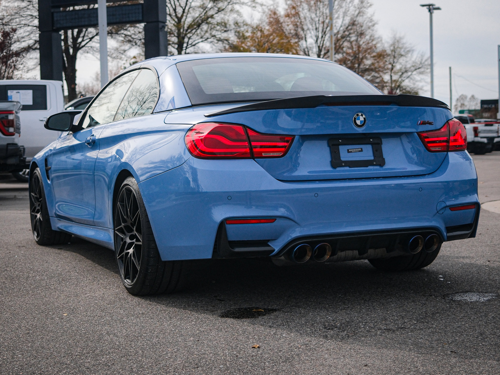 Used 2018 BMW M4 Convertible image 8