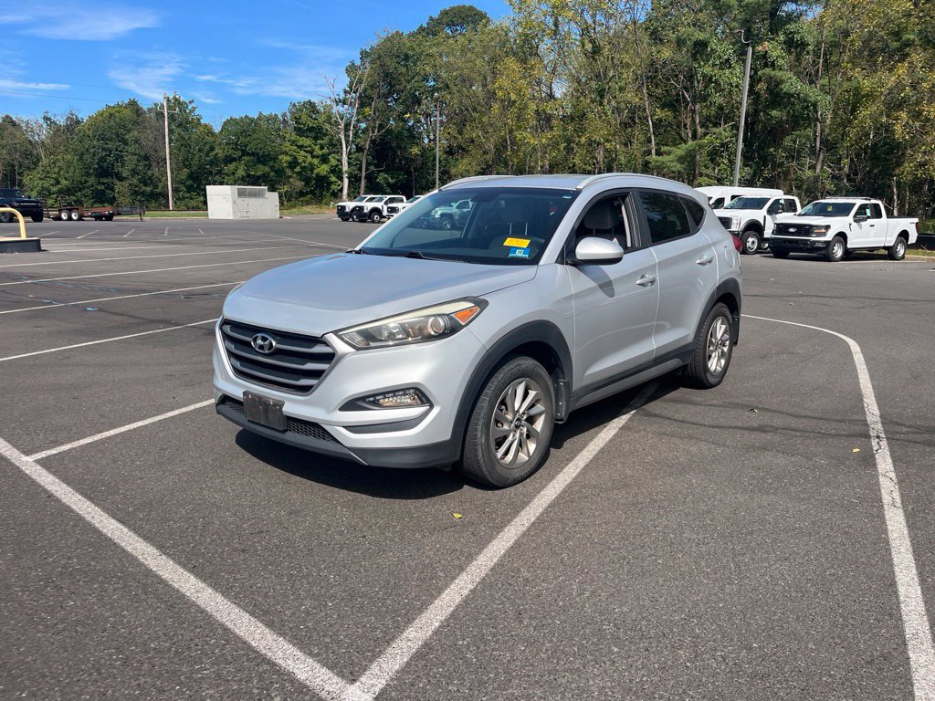 Used 2017 Hyundai Tucson SE w/ SE Popular Package 02