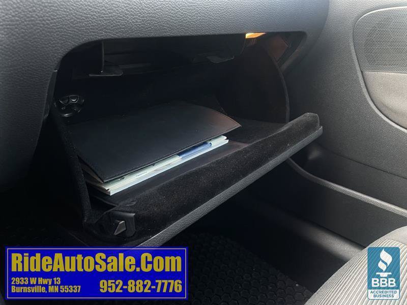 Used 2009 Volkswagen Rabbit S w/ Cold Weather Pkg FWD image 33