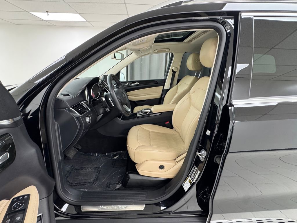 Used 2019 Mercedes-Benz GLS 450 4MATIC image 10