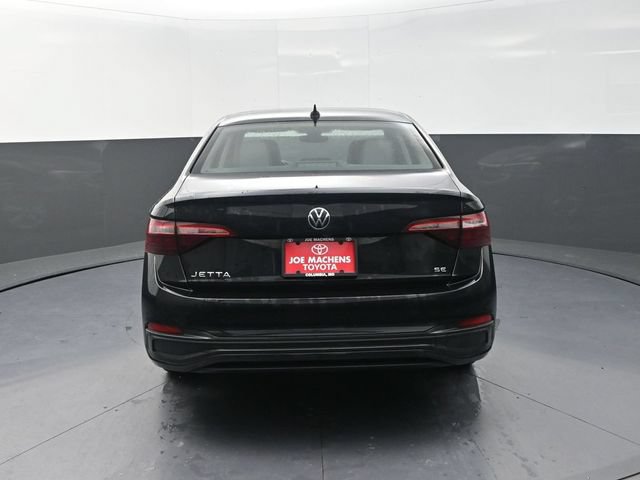 Used 2024 Volkswagen Jetta SE FWD image 7