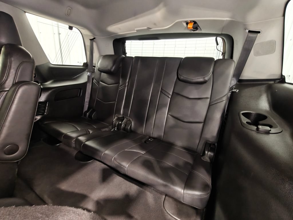 Used 2019 Cadillac Escalade Luxury AWD/4WD image 32