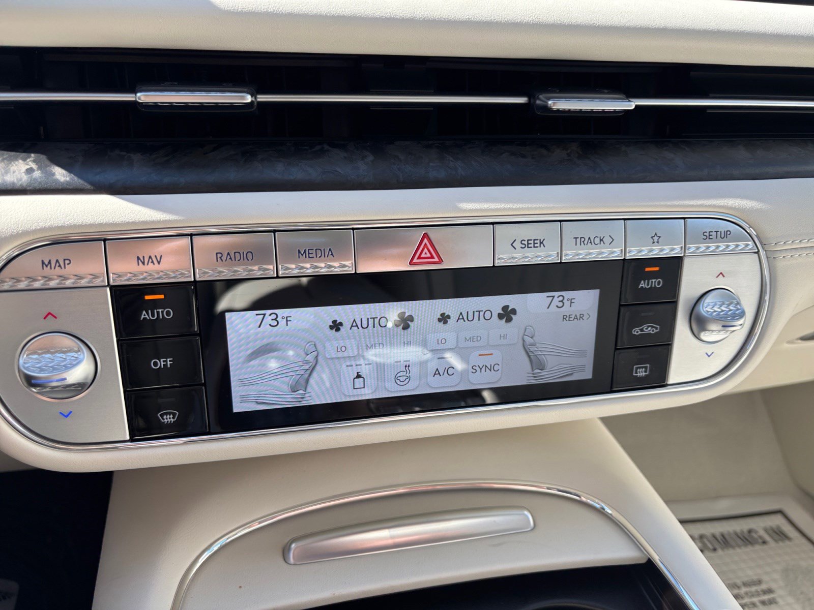 Used 2025 Genesis G90 3.5T image 19