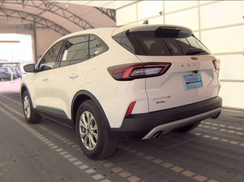 Used 2025 Ford Escape Active AWD/4WD image 4