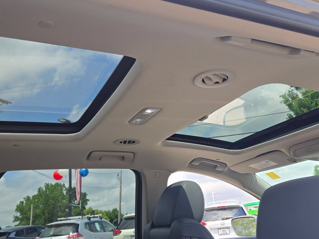 Used 2019 Buick Enclave Essence w/ Trailering Package, 5000 lbs. AWD/4WD image 9