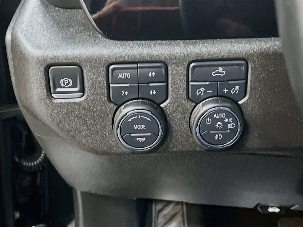 Used 2024 Chevrolet Silverado 1500 RST w/ Redline Edition AWD/4WD image 10