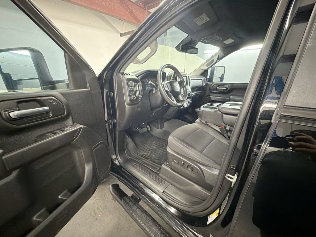 Used 2024 Chevrolet Silverado 2500 Custom w/ Custom Value Package AWD/4WD image 10