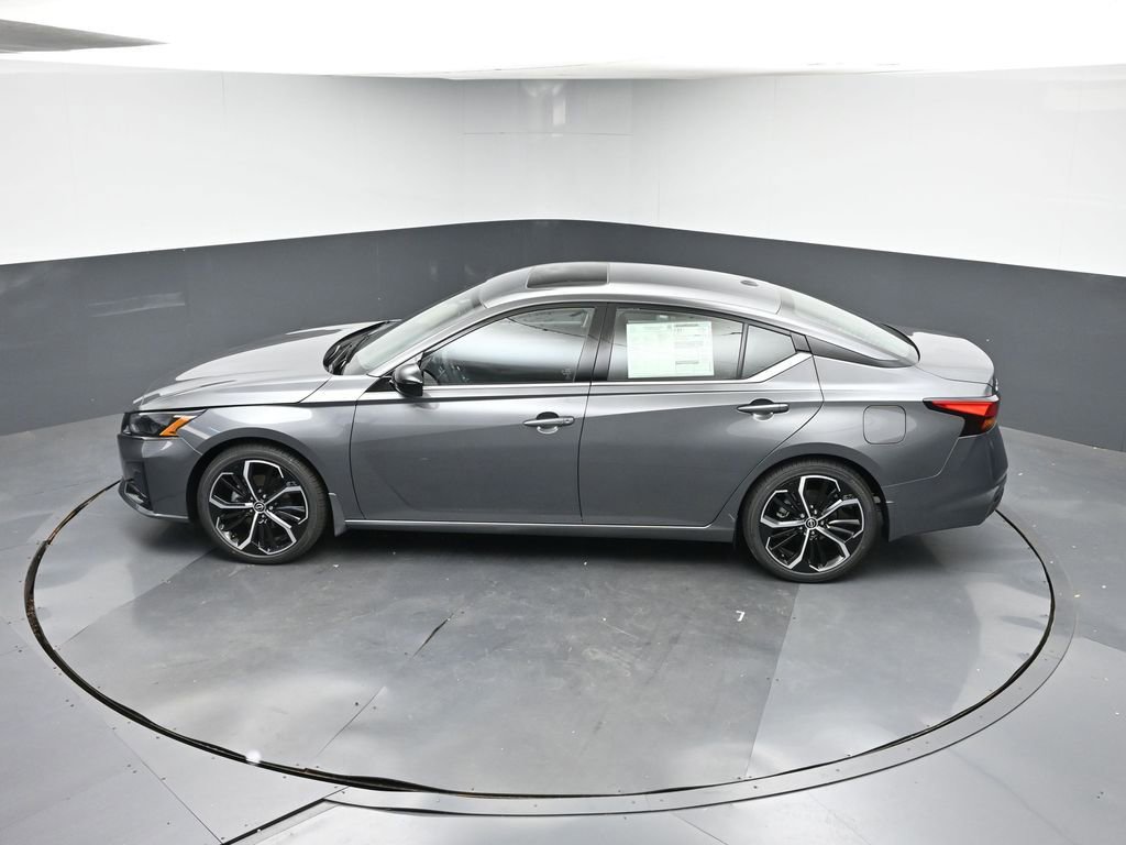 New 2025 Nissan Altima 2.5 SR image 36