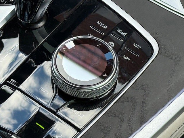 Used 2022 BMW X7 M50i image 38