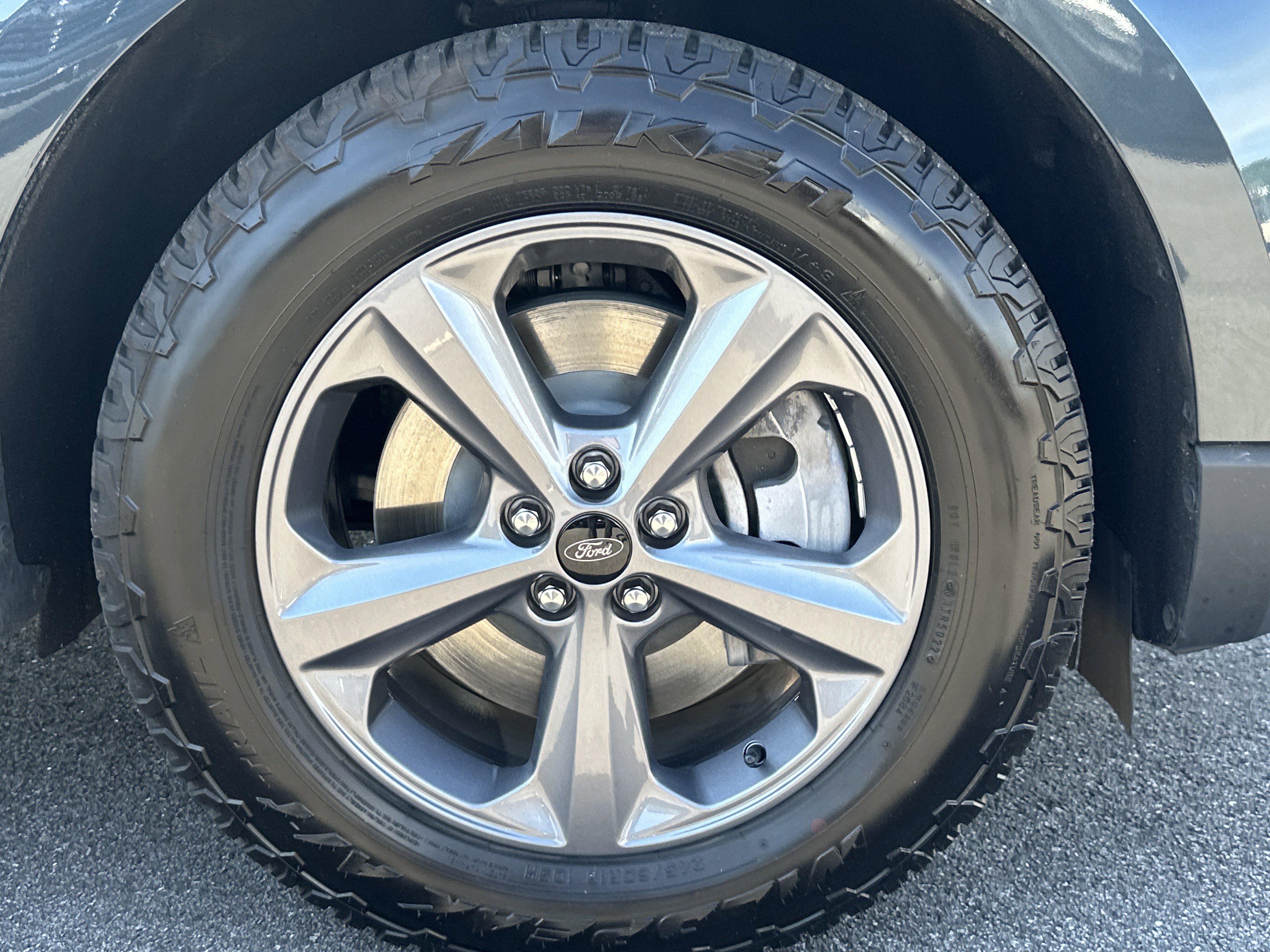 Used 2024 Ford Edge SEL w/ Sport Appearance Package image 13