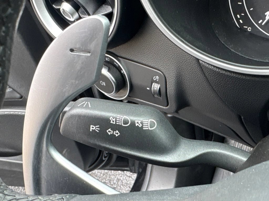 Used 2023 Alfa Romeo Stelvio Veloce AWD/4WD image 38