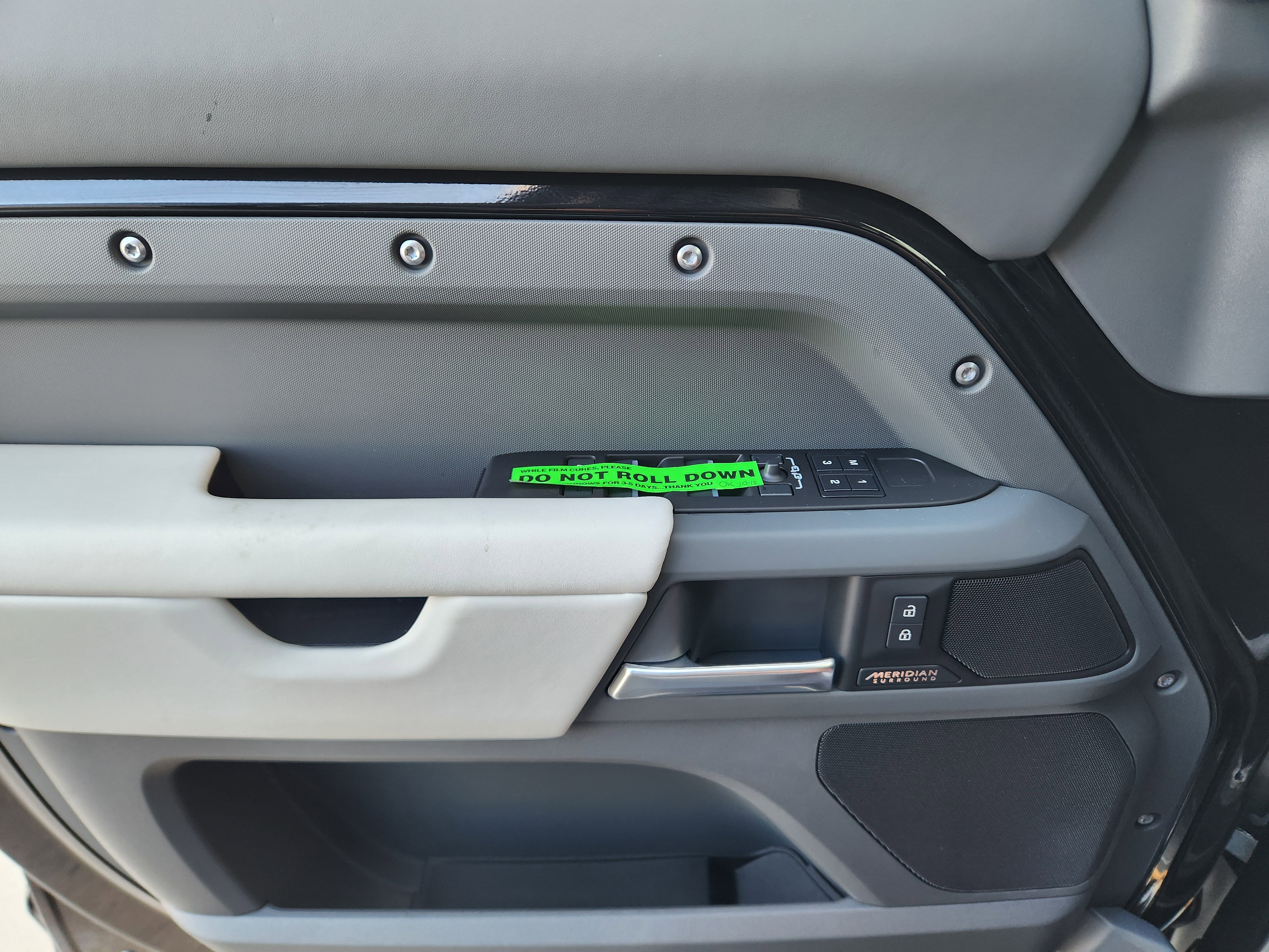 New 2026 Land Rover Defender 130 X-Dynamic SE image 21