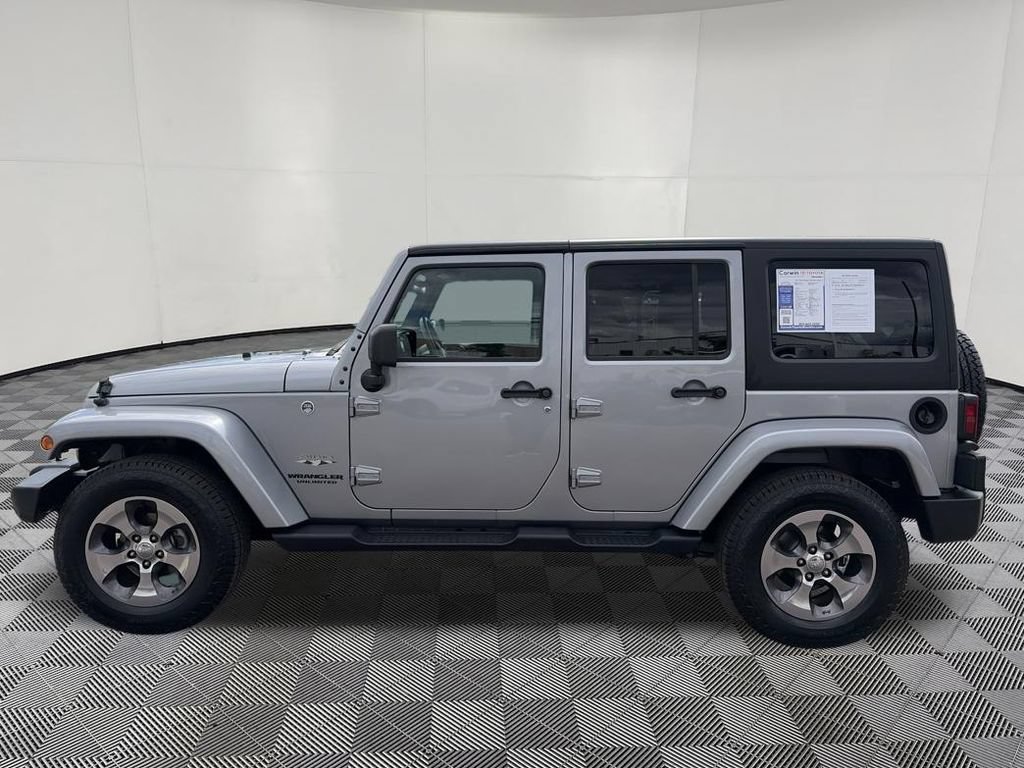 Used 2017 Jeep Wrangler Unlimited Sahara w/ Connectivity Group AWD/4WD image 5