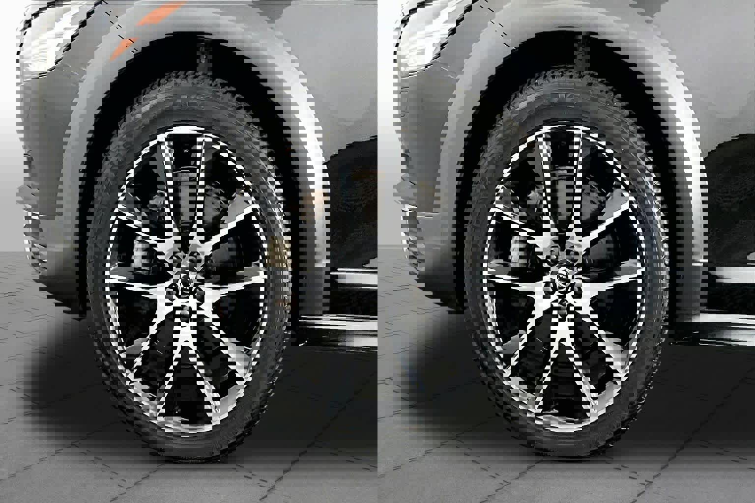 Used 2020 Volvo V90 T6 Cross Country image 11