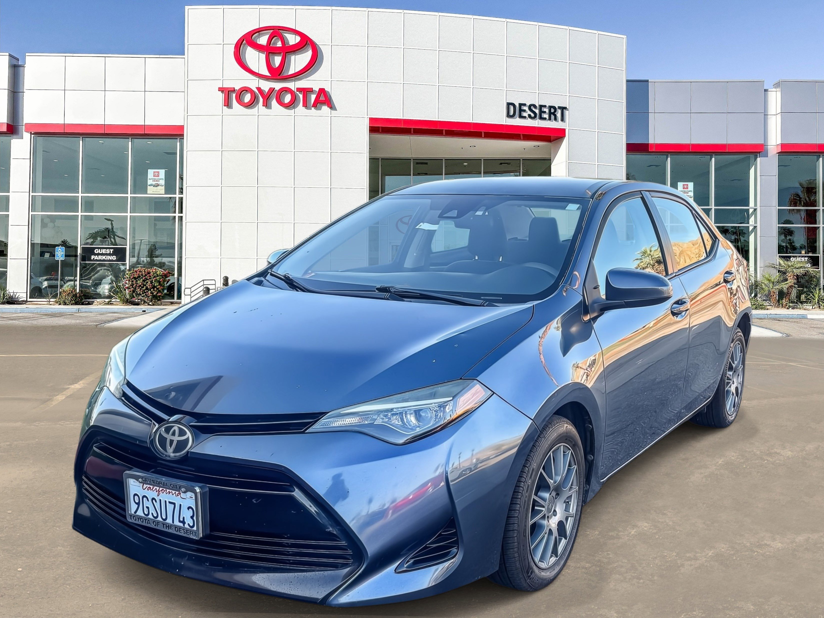 Used 2018 Toyota Corolla LE FWD image 3