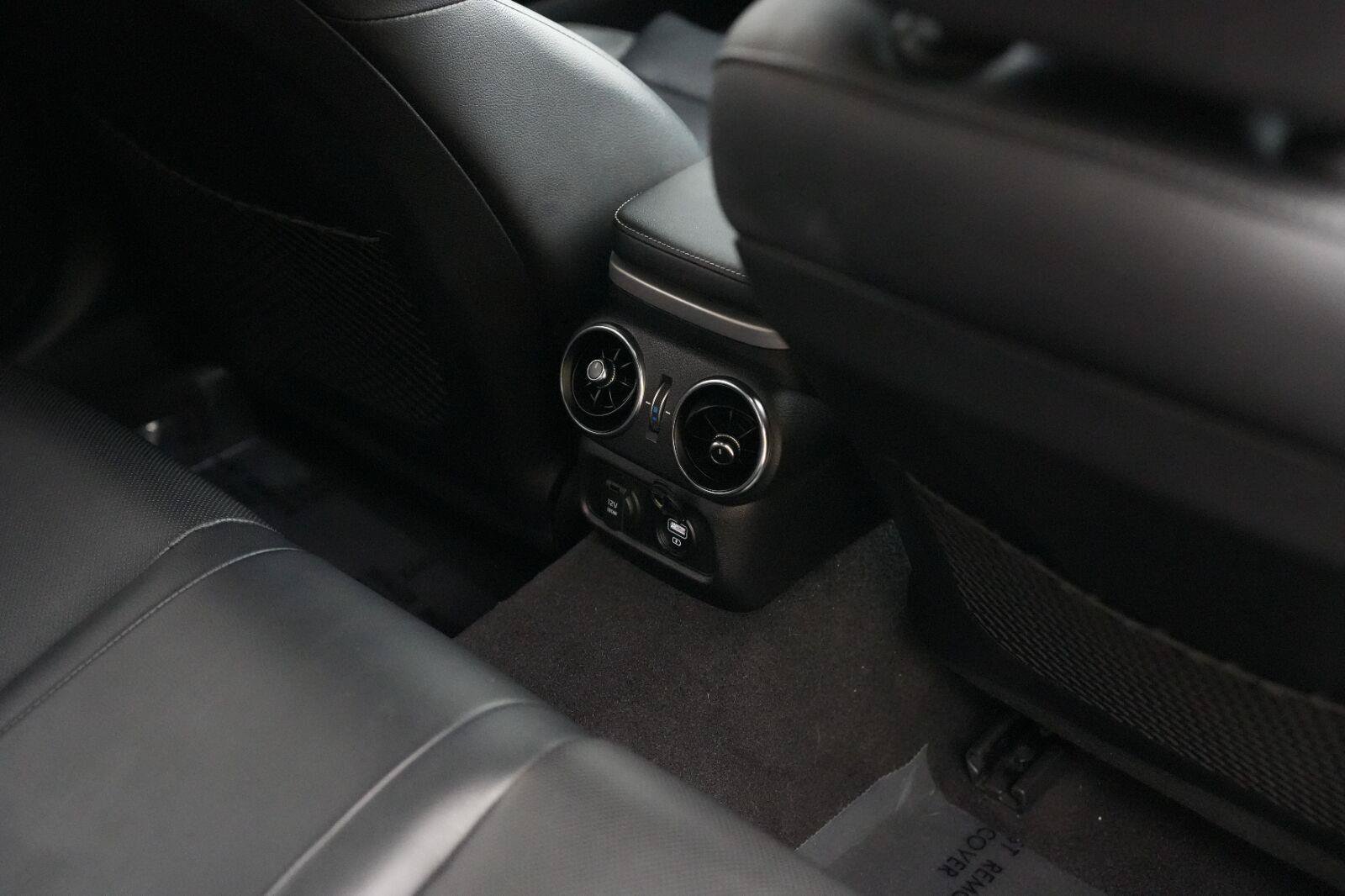 Used 2021 Kia Stinger GT1 AWD/4WD image 23