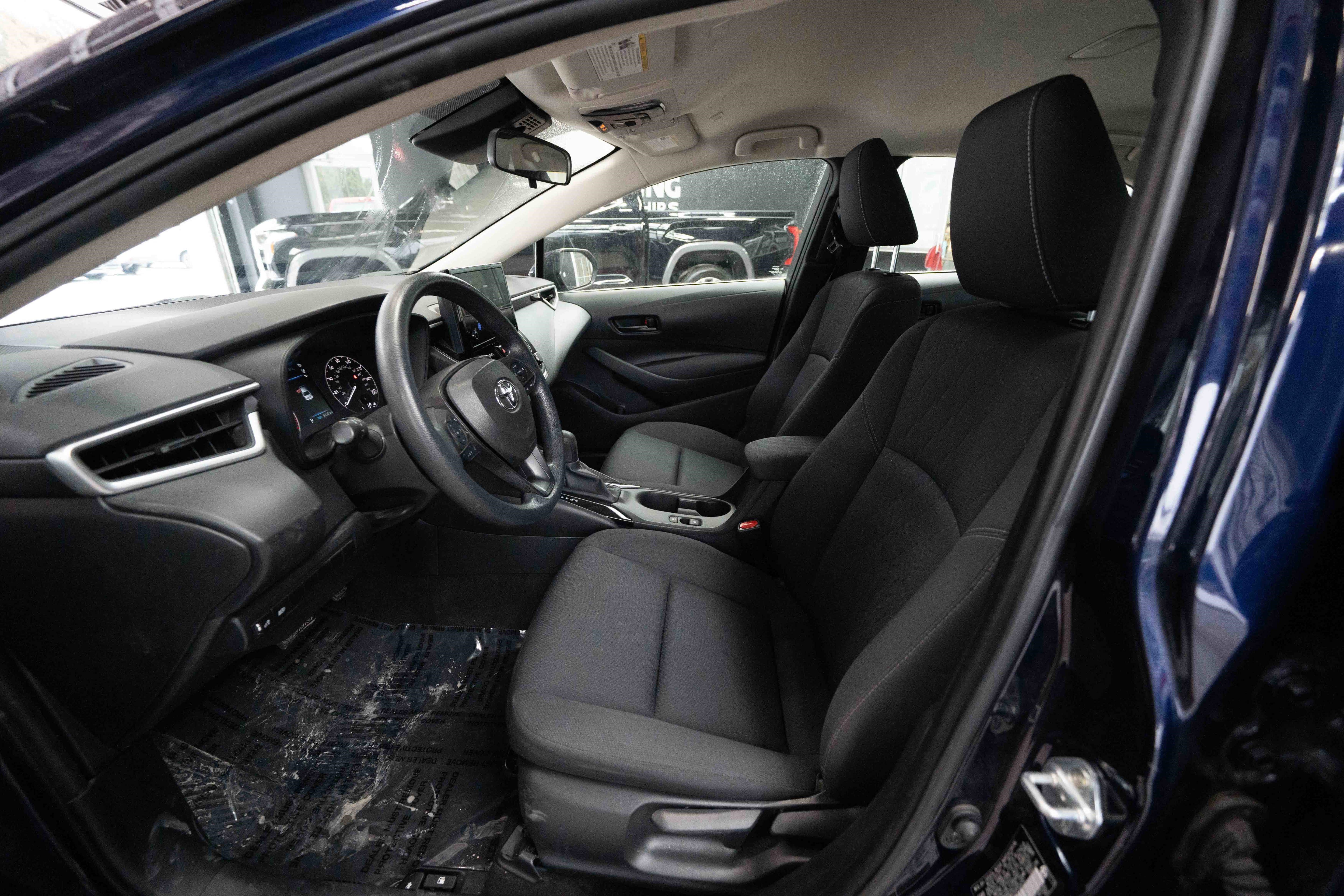 Used 2023 Toyota Corolla LE image 9