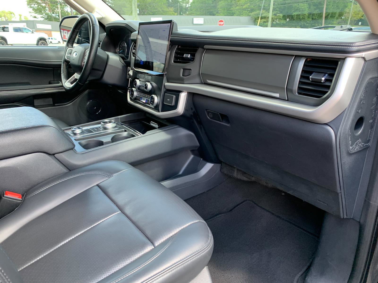 Used 2024 Ford Expedition Max XLT image 40