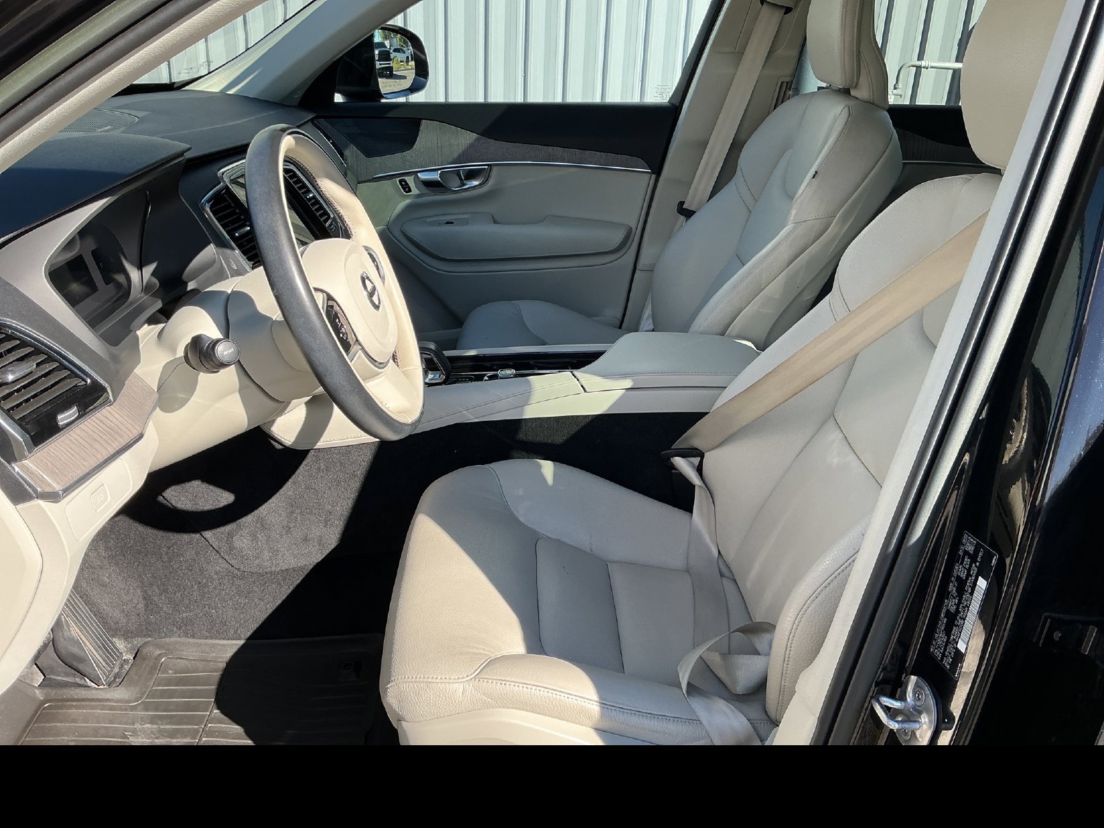 Certified 2023 Volvo XC90 B6 Plus w/ Protection Package Premier AWD/4WD image 9