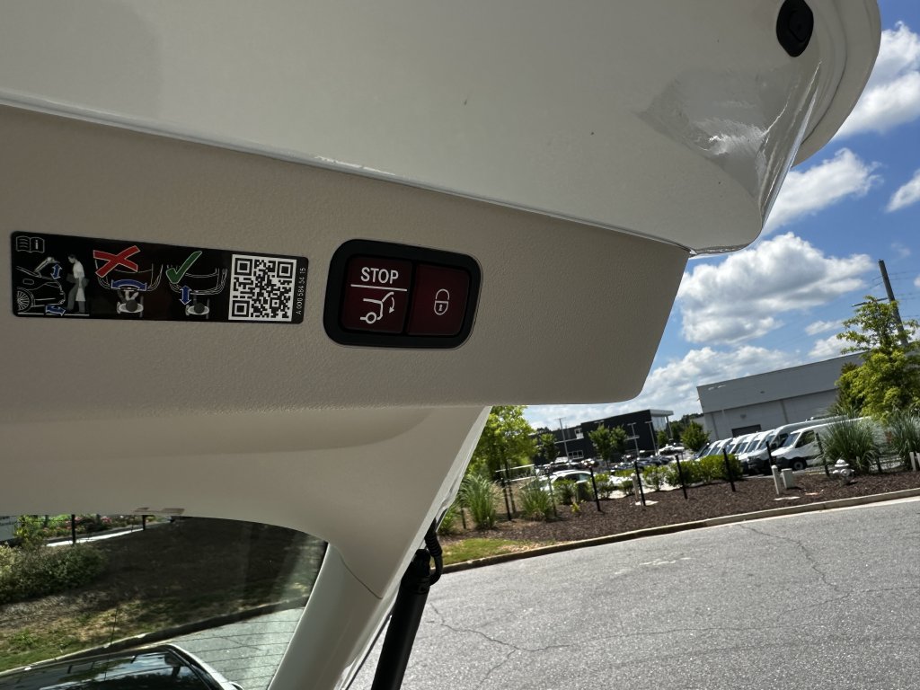 Certified 2023 Mercedes-Benz EQS 580 4MATIC Sedan image 22