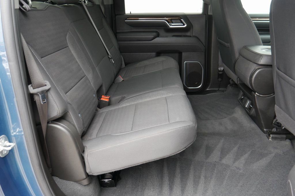 Used 2025 Chevrolet Silverado 2500 LT w/ Convenience Package image 22