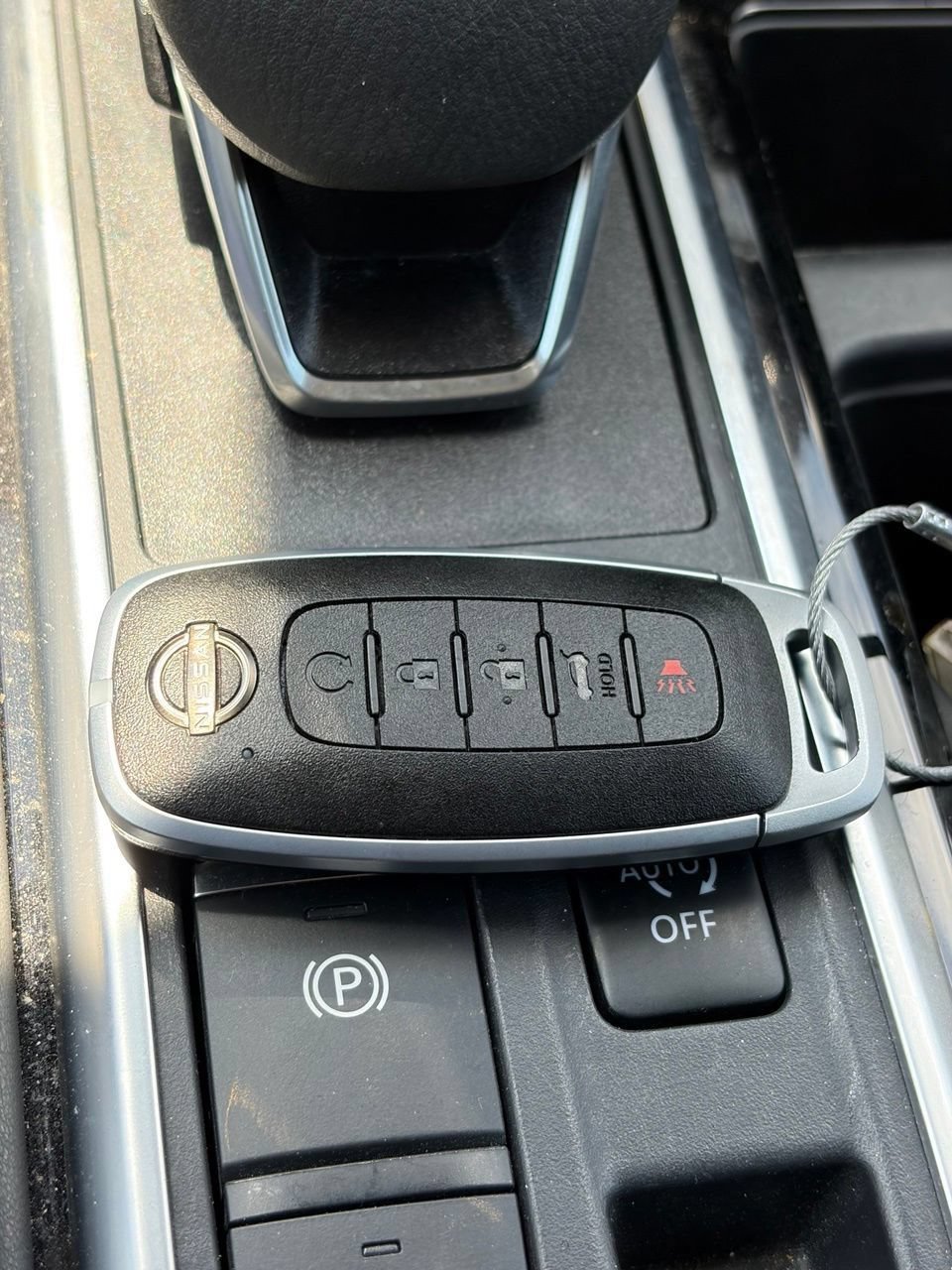 Used 2025 Nissan Pathfinder SV FWD image 14