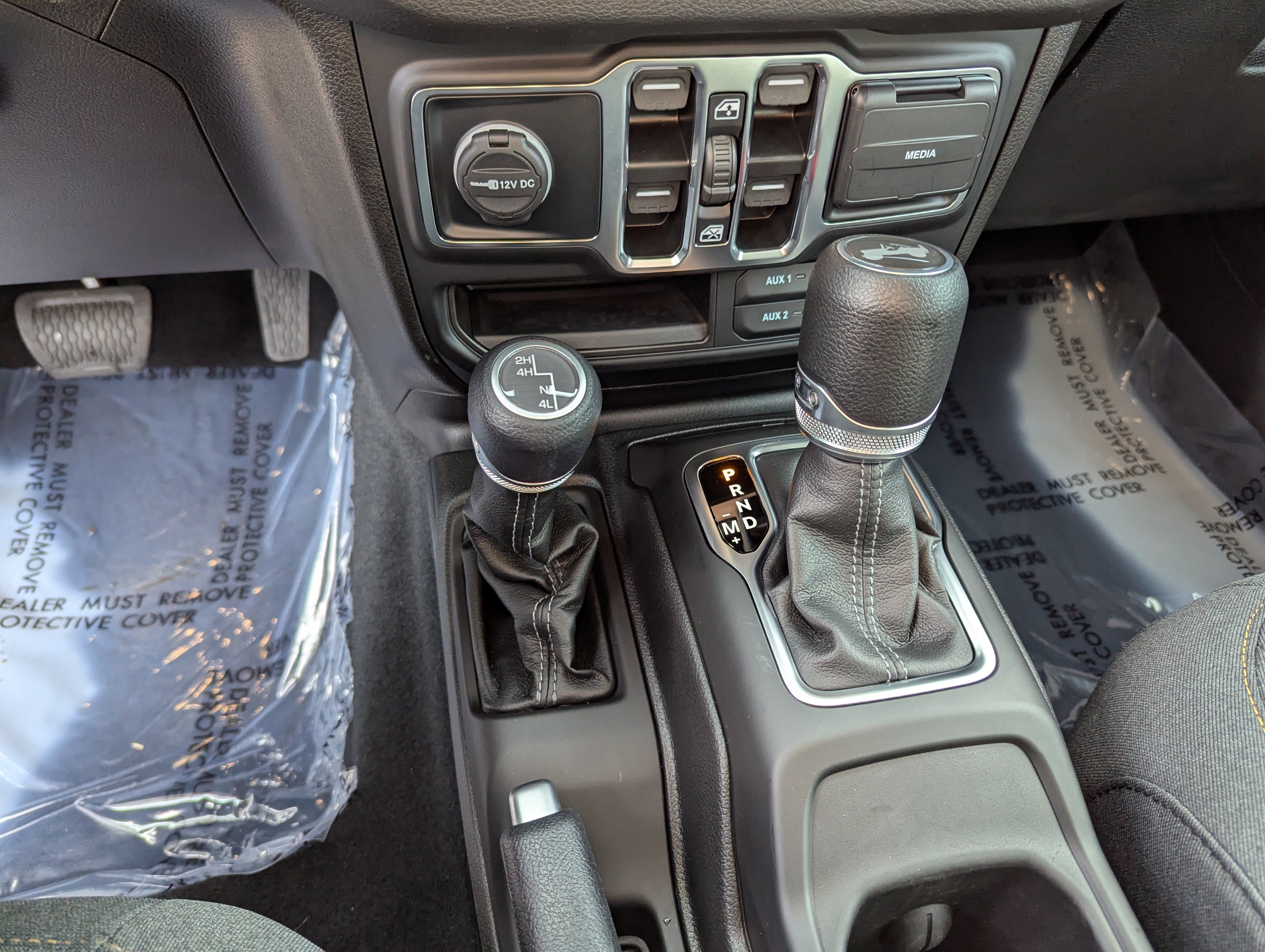 Used 2024 Jeep Wrangler Sport S image 24