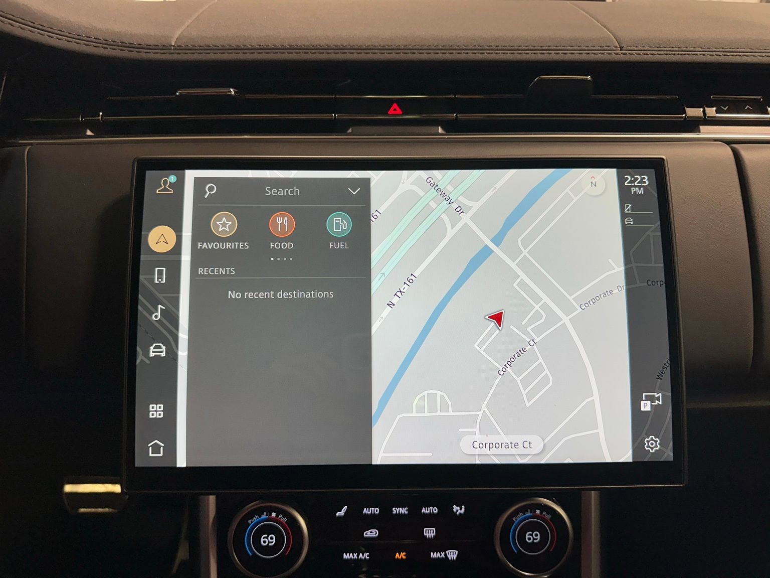 Used 2023 Land Rover Range Rover SE image 23